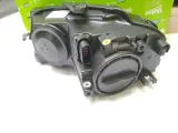 reflektor-swiatel-przednich-044094-stan-nowy