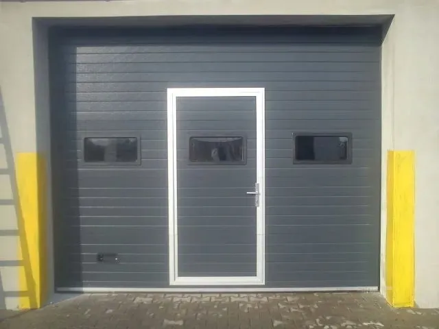 okno-do-bramy-garazowej-segmentowej-marka-inna