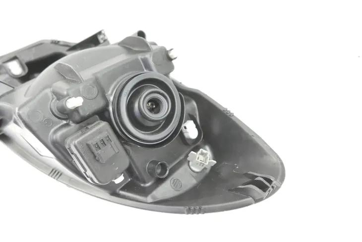 reflektor-swiatel-przednich-043321-numer-katalogowy-oryginalu-nissan-260609u100-nissan-26060-9u100-nissan-260609u10a-nissan-26060-9u10a