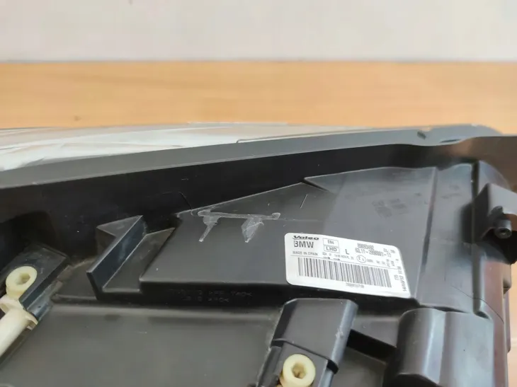 reflektor-swiatel-przednich-044291-regulacja-wysokosci-elektryczna
