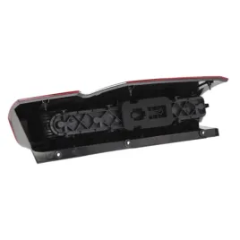 lampa-zespolonych-swiatel-tylnych-043714