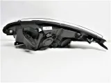 reflektor-swiatel-przednich-044764-strona-zabudowy-prawa