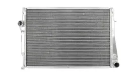 sportowa-chlodnica-wody-turboworks-bmw-e46