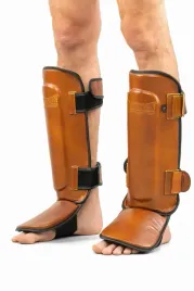 ochraniacz-na-golen-z-ochrona-stopy-skora-retro-evolution-xl