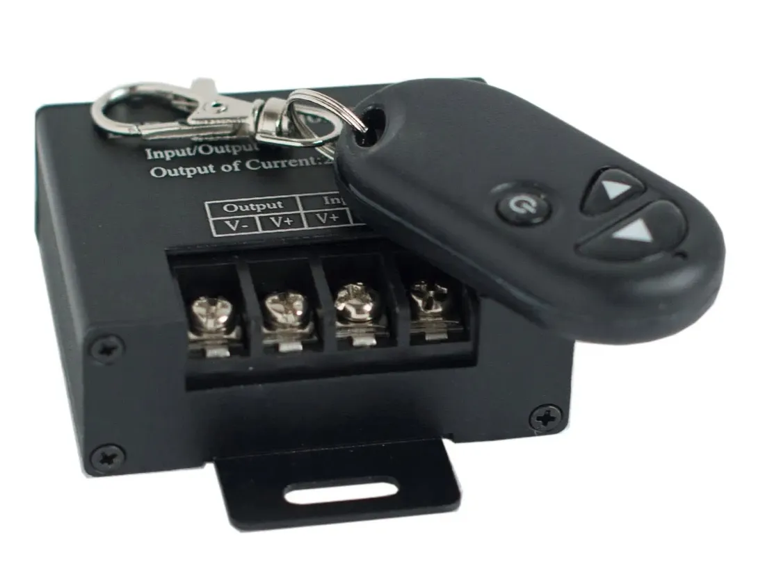 2-x-sterownik-sciemniacz-rf-pilot-do-tasm-led-12v-20a-stan-nowy