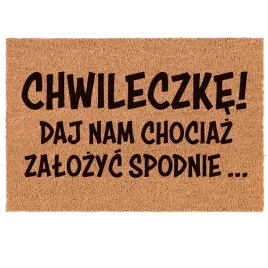 2-x-wycieraczka-chwileczke-daj-nam-zalozyc-spodnie