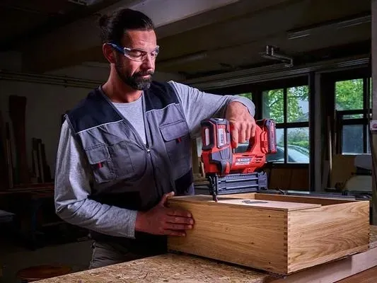 gwozdziarka-15-50mm-akum-18v-500-szt-gwozdzi-fixetto-18-50-n-solo-einhell