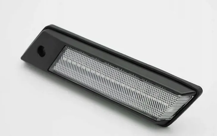 kierunkowskazy-boczne-led-do-bmw-e30-e28-e24-e23-strona-zabudowy-przednie-lewe-przednie-prawe