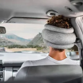 poduszka-podrozna-na-szyje-glowe-oczy-do-spania-samochodu-ostrichpillow
