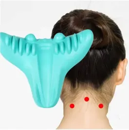 masaz-odcinka-szyjnego-poduszka-domowa-poduszka-pod-kark