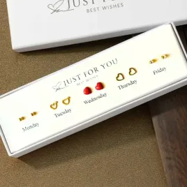 zestaw-kolczykow-na-prezent-love