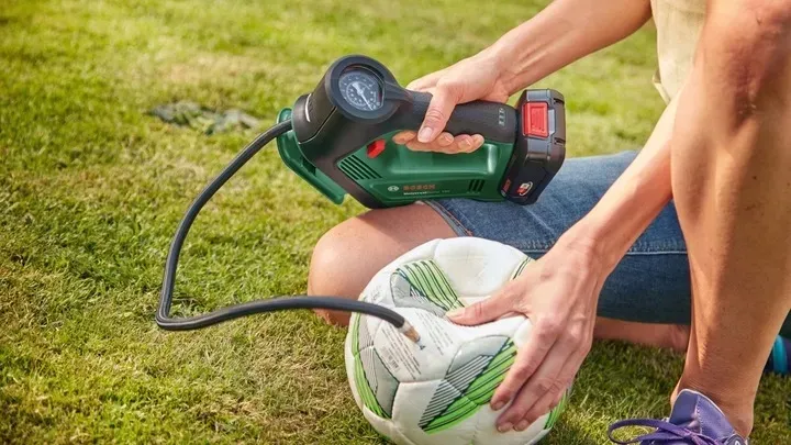 pompka-kompresor-universalpump-18v-bosch-korpus