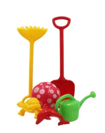zestaw-plazowy-dla-dzieci-z-pilka-konewka-foremki-grabki-lopatka