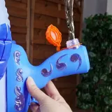 pistolet-na-wode-dmuchany-rekin-wiek-dziecka-3-lata