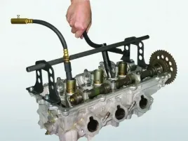 zestaw-do-sciagania-sprezyn-zaworowych-10-cz-w-walizce-plast-king-tony