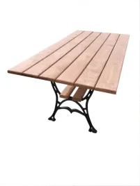 ogrodowy-stol-drewniany-olcha-150cm-odlew-zeliwny-meble-ogrodowe