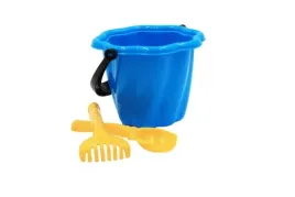 zestaw-do-piasku-dla-dzieci-wiaderko-z-lopatka-i-grabkami