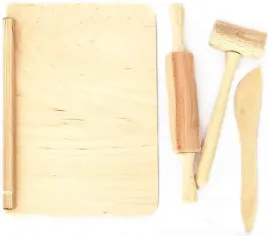 zestaw-kuchenny-dla-dzieci-stolnica-walek-tluczek-noz-drewniany-zabawka