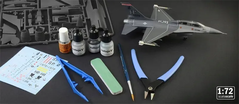 1-72-complete-set-modeling-f-16-c-d-night-falcon