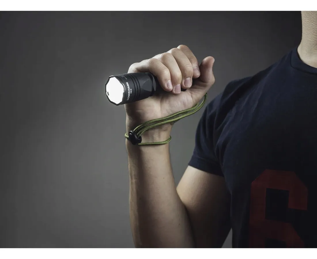 latarka-armytek-dobermann-pro-magnet-usb-warm