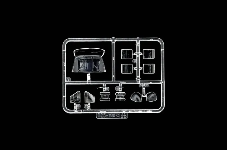 1-72-uh-60-black-hawk-night-raid-model-mi-1328