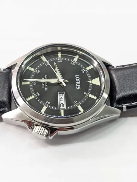 zegarek-lorus-automatic-42mm-rl423bx9-material-koperty-stal