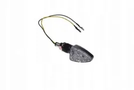 kierunkowskaz-bialy-klosz-led-carbon-prawy-tyl