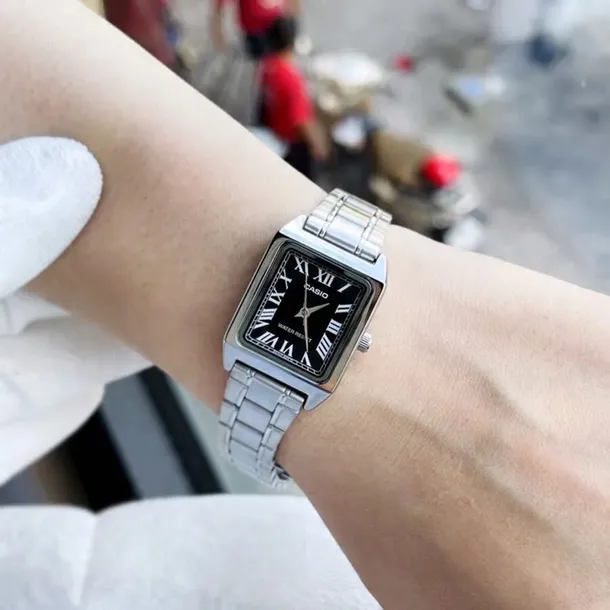 zegarek-damski-casio-ltp-v007d-1b-box-grawer-typ-nareczny