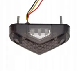 lampa-tylna-tyl-uniwersalna-led-ciemna