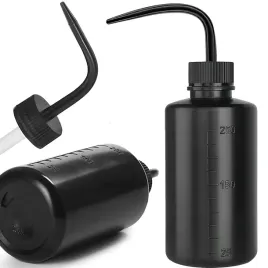 butelka-tryskawka-do-plukania-mycia-rzes-prezycyjna-podzialka-czarna-250ml
