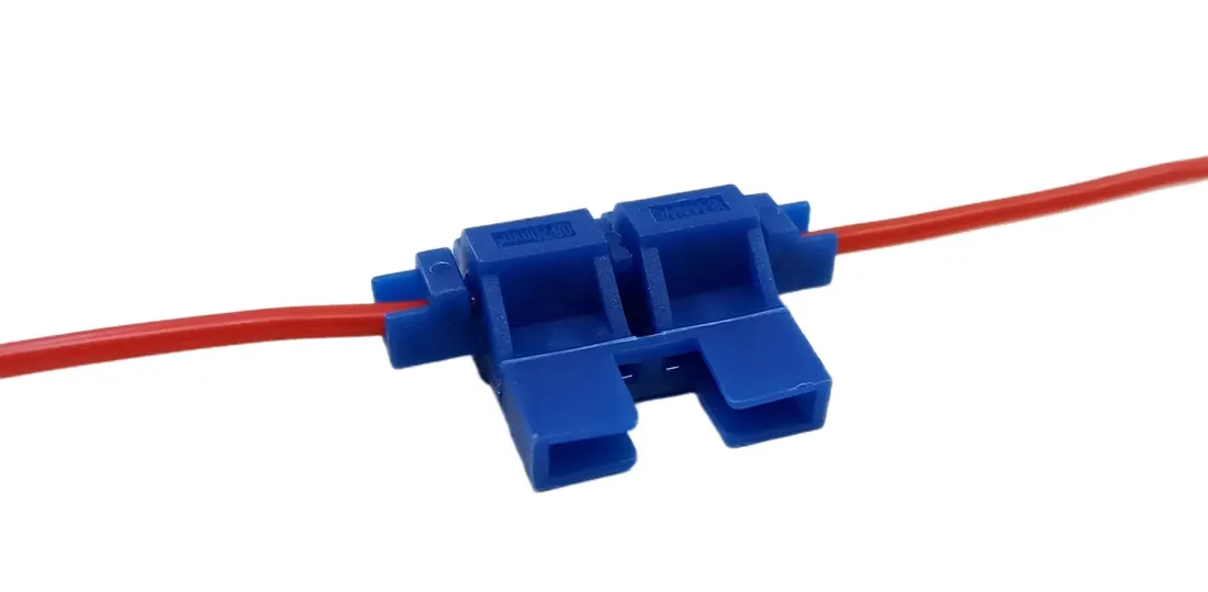 gniazdo-bezpiecznika-na-kabel