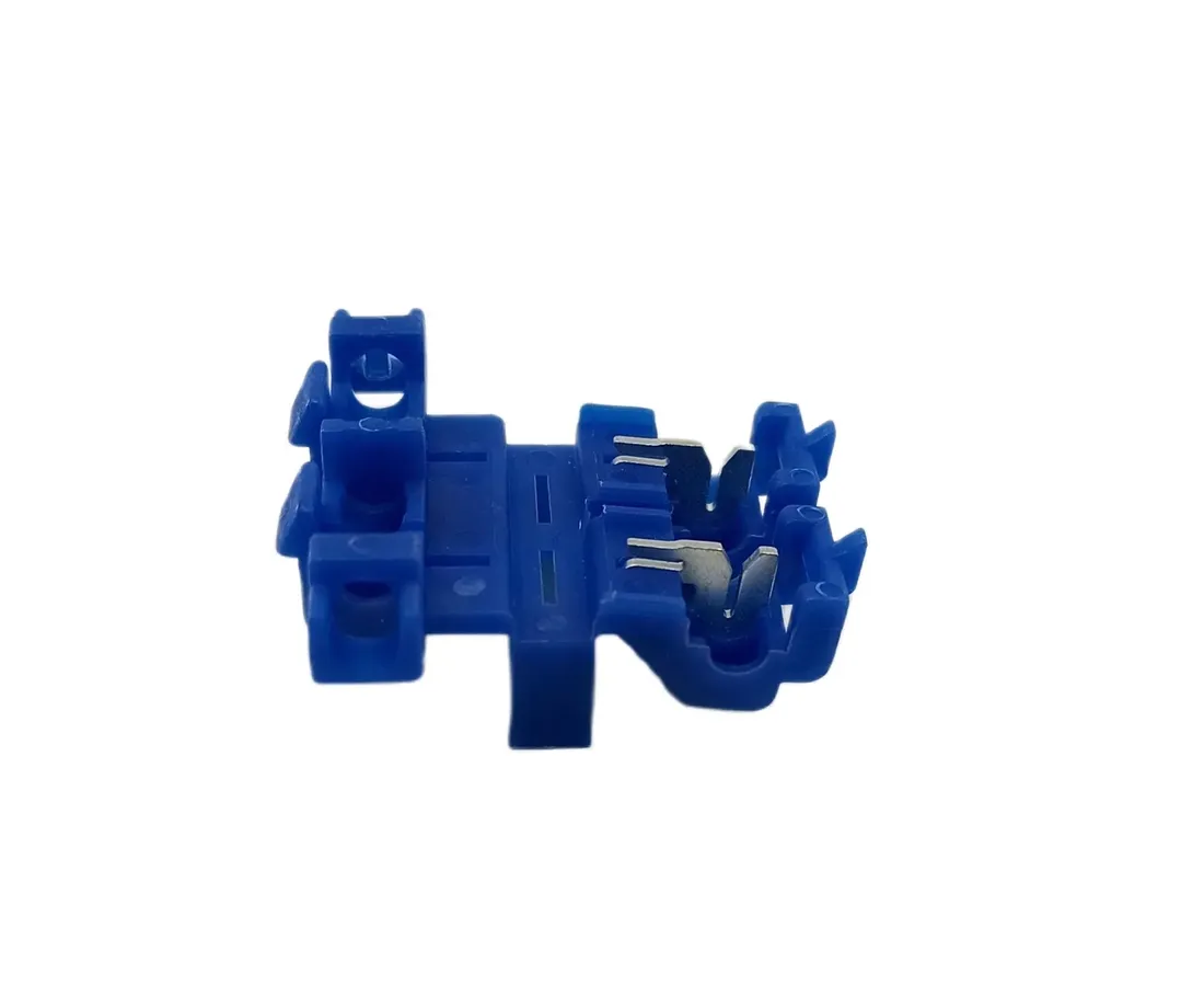 gniazdo-bezpiecznika-na-kabel