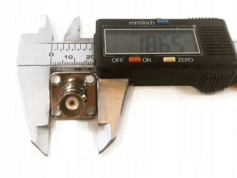 gniazdo-bnc-kwadratowe