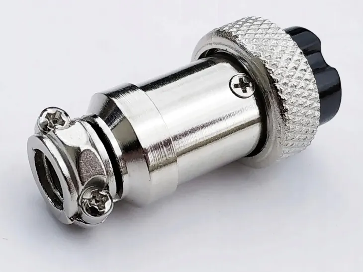 wtyk-mikrofonowy-5-pin-prosty-stan-opakowania-oryginalne