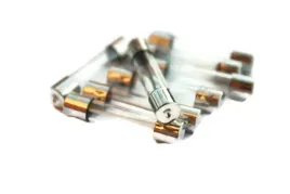 bezpiecznik-szklany-do-cb-radia-15a