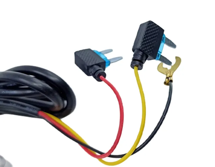 zasilacz-do-kamer-samochodowych-przeznaczenie-uniwersalny