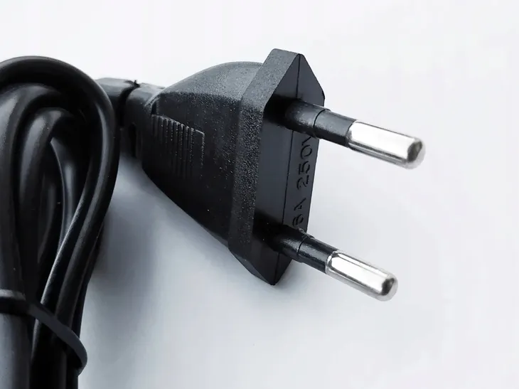 zasilacz-12-v-2-a-stan-opakowania-oryginalne