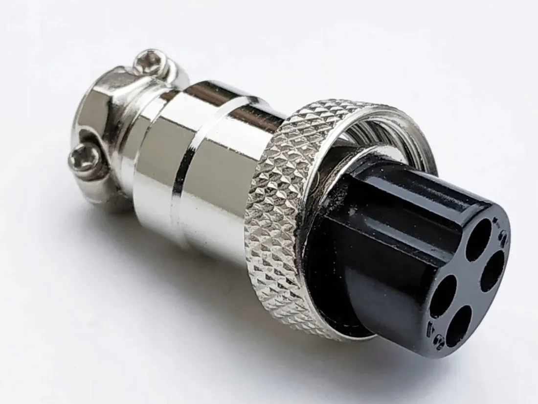 wtyk-mikrofonowy-4-piny-prosty