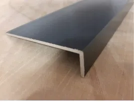 katownik-aluminiowy-antracyt-40mm-x-40mm-x-3mm-2m