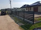 panel-ogrodzeniowy-palisada-plot-przeslo-material-dominujacy-stal