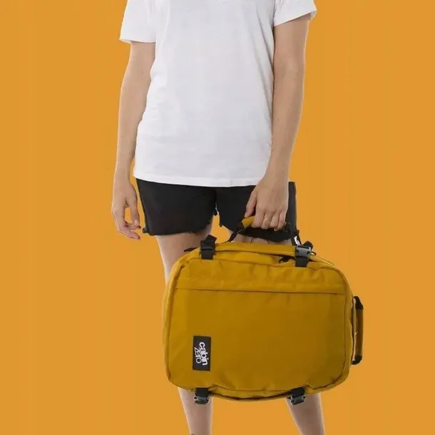 plecak-40x30x20-classic-backpack-28l-orange-chill-cabinzero-marka-bez-marki