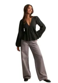 nelly-damska-bluzka-czarna-luzna-casual-bawelniana-40-drg
