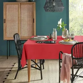 obrus-plamoodporny-swiateczny-czerwony-132x178cm