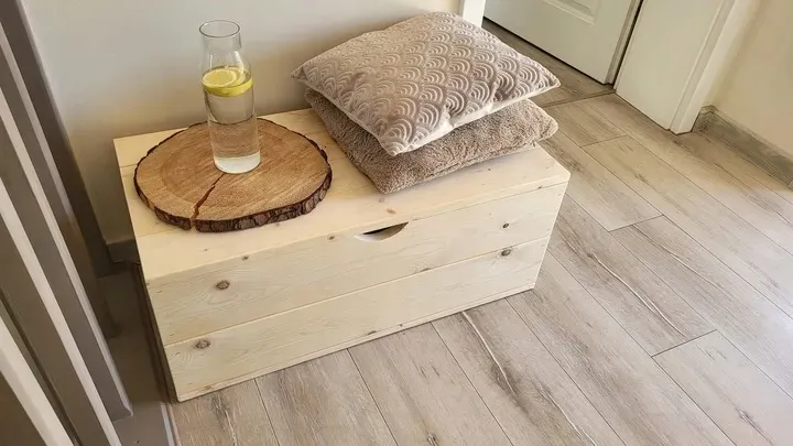 skrzynia-drewniana-na-balkon-siedzisko-kufer-do-przechowywania-skrzynka