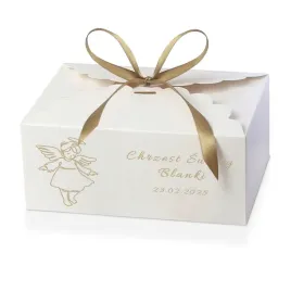 pudelko-na-ciasto-tort-dla-gosci-z-wstazka-personalizowana-naklejka-chrzest