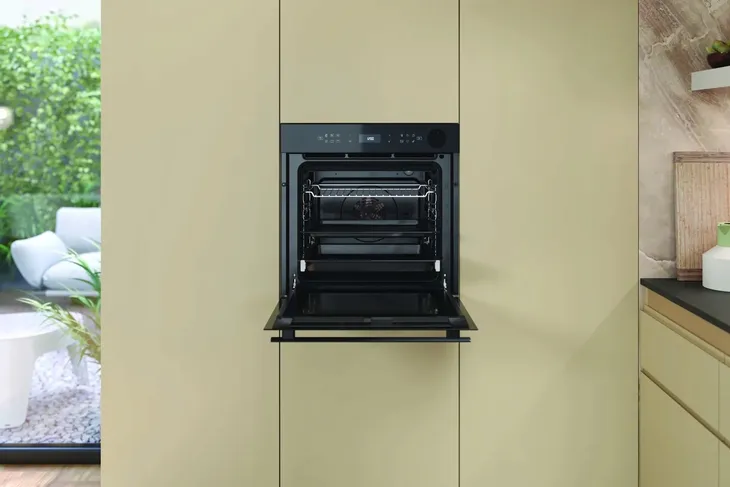 piekarnik-whirlpool-akz9s8270fb-czarny-grill-73l-para-steam-teleskopowe-a-otwieranie-drzwi-do-dolu