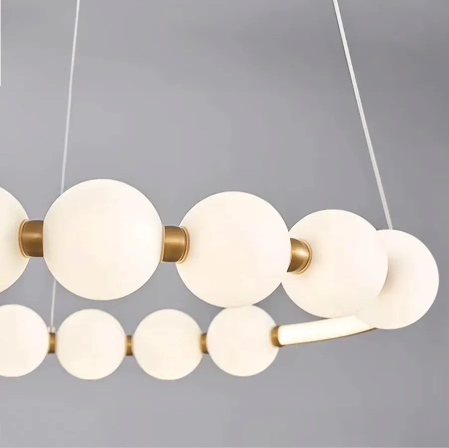 lampa-led-elegancka-biale-kule-nowoczesna-zlota-wiszaca-duza-do-salonu-62cm