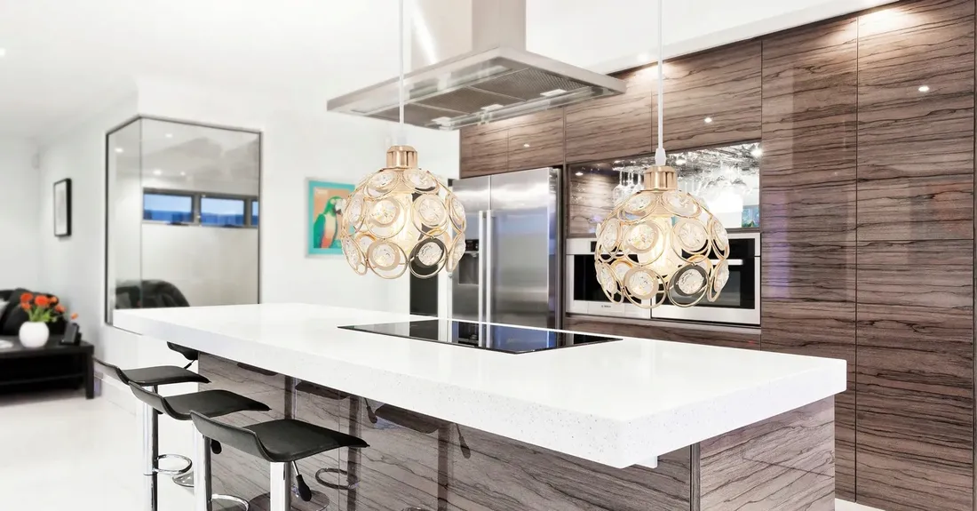 krysztalowa-lampa-wiszaca-zdobiona-e27-jednopunktowa-zlota-do-salonu