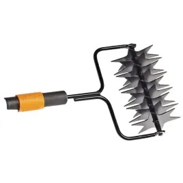 spulchniacz-obrotowy-z-podcinaczem-quikfit-fiskars