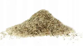 piasek-kwarcowy-naturalny-sposob-na-poprawe-struktury-gleby-25kg